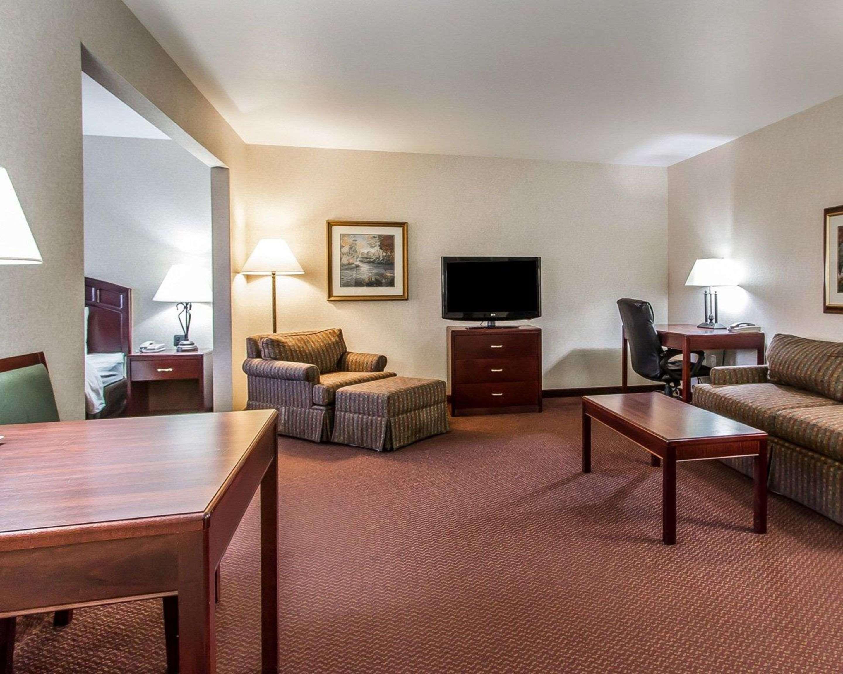 Quality Inn & Suites Fort Madison Near Hwy 61 Exterior foto
