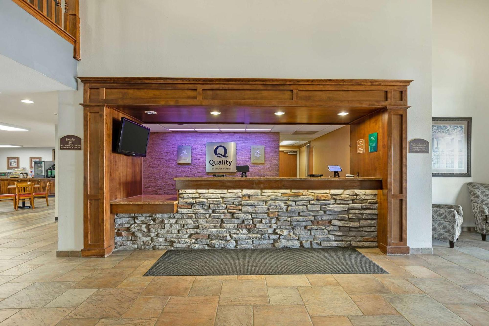 Quality Inn & Suites Fort Madison Near Hwy 61 Exterior foto